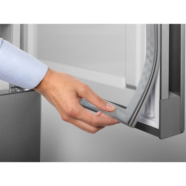 Frigider Liebherr CNsfd 5703 Plus BluPerformance Frigider Liebherr CNsfd 5703 Plus BluPerformance